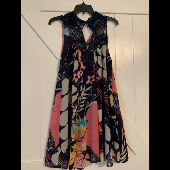 Dress - Picture 3 of 3